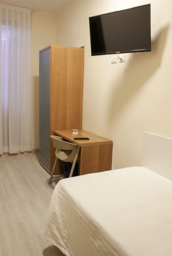 בולוניה Hotel Villa Azzurra מראה חיצוני תמונה