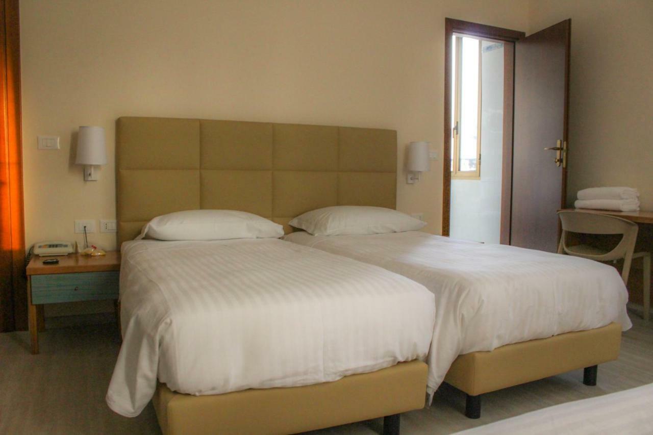 בולוניה Hotel Villa Azzurra מראה חיצוני תמונה