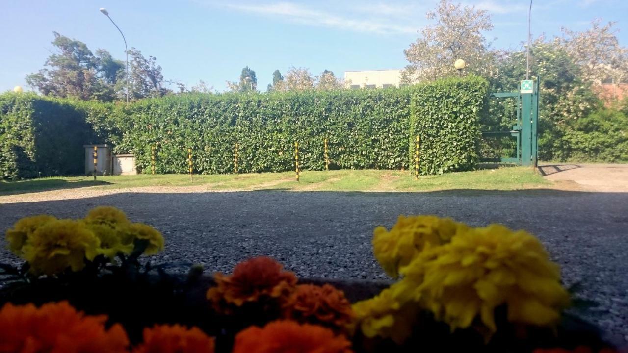 בולוניה Hotel Villa Azzurra מראה חיצוני תמונה