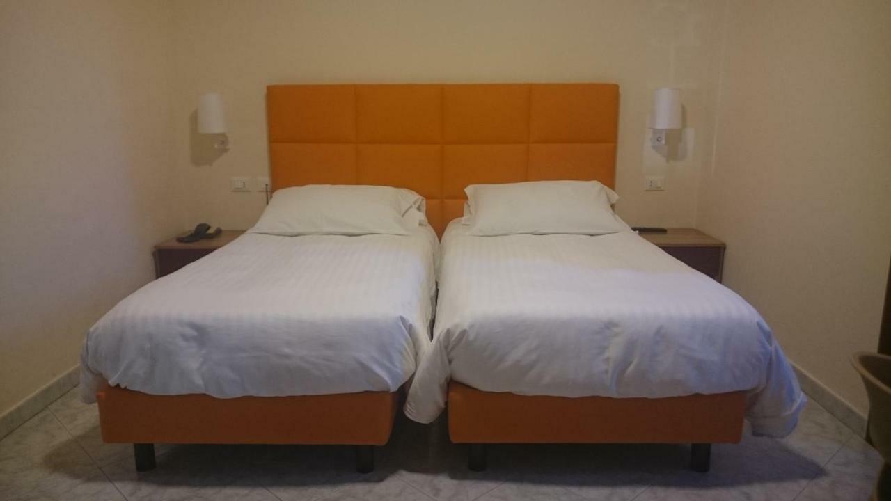 בולוניה Hotel Villa Azzurra מראה חיצוני תמונה