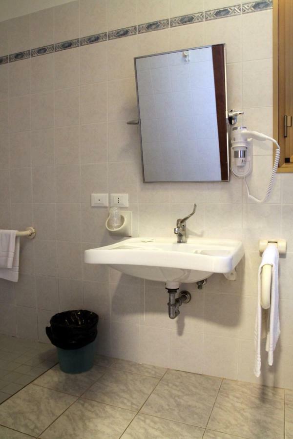 בולוניה Hotel Villa Azzurra מראה חיצוני תמונה